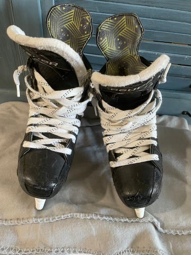 Black 2024 Bauer Supreme M40 Hockey Skates Regular Width 7 (Used)