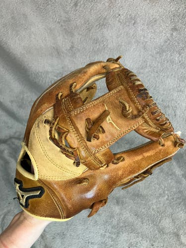 Brown Mizuno MVP Prime RH Infield Baseball Glove 11.5" (Used)