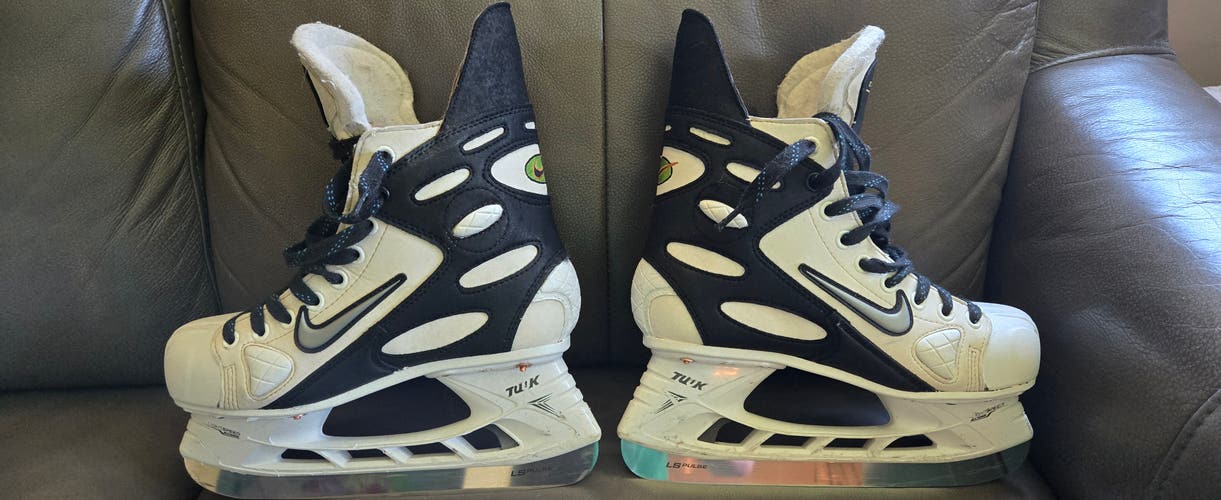 *Ultra Rare* Nike Air Zoom Hockey Skates Regular Width 7 (Used)