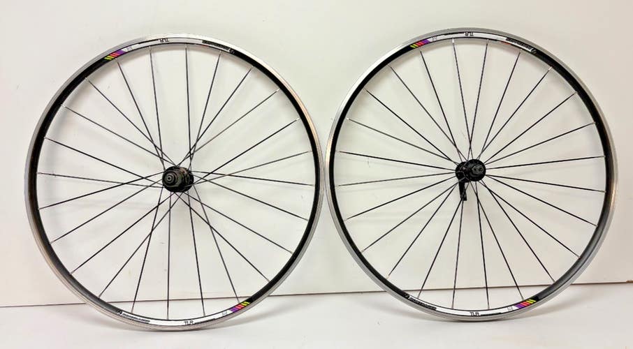 Bontrager TLR 24-Bladed Spoke Lightweight Black Aluminum 700C Road Bike Wheelset