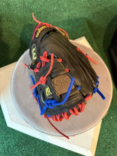 Wilson A2000 RH Infield Baseball Glove 11.5" (Used)