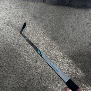 Senior Bauer Nexus Tracer Right Handed Hockey Stick P28 77 Flex (Used)