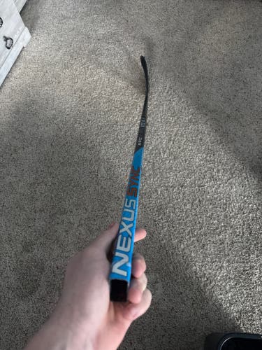Senior Bauer Nexus Sync Right Handed Hockey Stick P28M 87 Flex (Used)