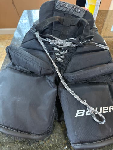 Intermediate Small Bauer Elite Hockey Goalie Pants (Used)