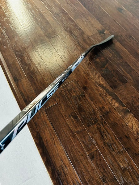 Senior Bauer Pulse RH Hockey Stick P88 70 Flex Pro Stock (New)