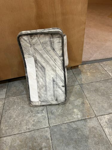 CCM Axis Pro Regular Pro Stock (Used)