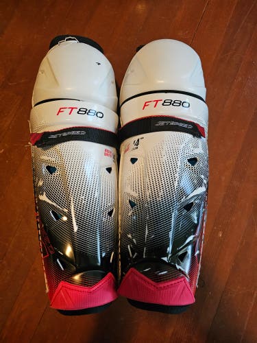 Senior CCM Jetspeed FT880 14" Shin Pads (Used)