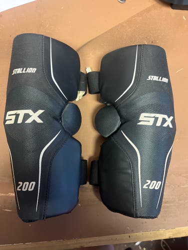Medium/Large Adult STX Stallion 200 Arm Pads (Used)