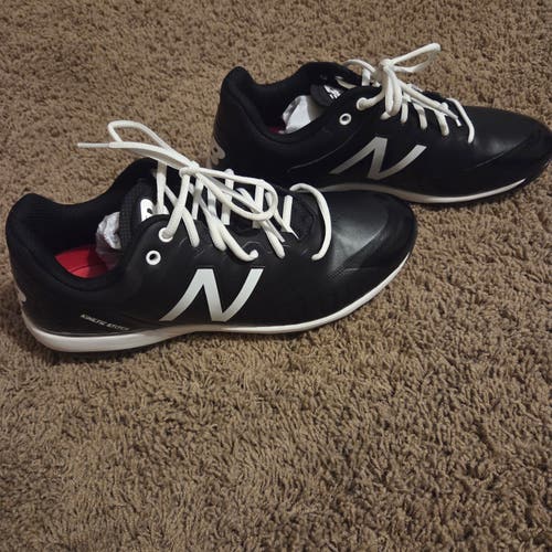 New Balance L4040BK5 Men's 11.5" Low Top Metal Cleats(New)