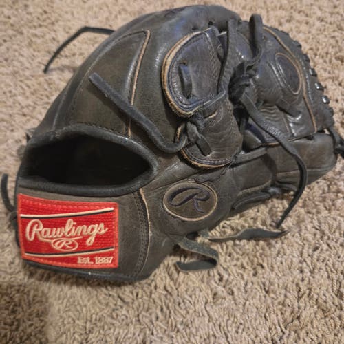 Rawlings RH Infield/Pitcher Heart of the Hide Baseball Glove 11.75" Game Ready. Nice Mitt