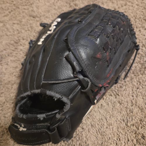 Easton RH Black Magic Softball Glove 14" Game Ready