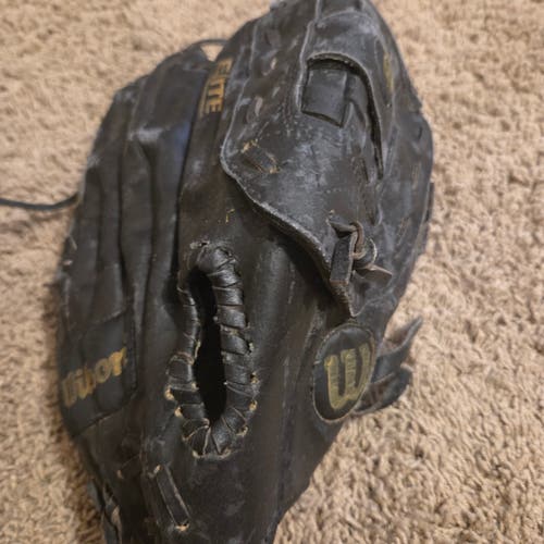 Wilson RH Elite Softball Glove 12.5" (Used)