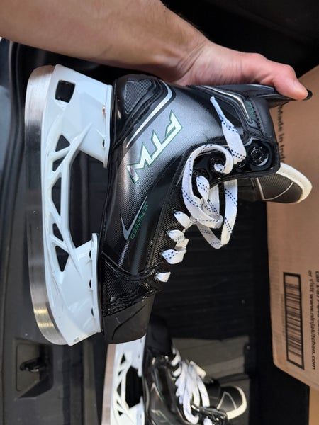 2025 CCM FTW Hockey Skates Regular Width Pro Stock Size 3.5 (New)