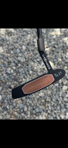 Black Men's Titleist Scotty Cameron Blade Right Handed Putter 35" (New)