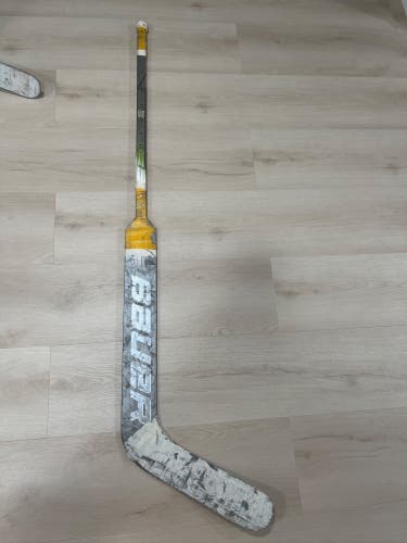 Intermediate Bauer Hyperlite 2 Regular Goalie Stick 23" Paddle (Used)