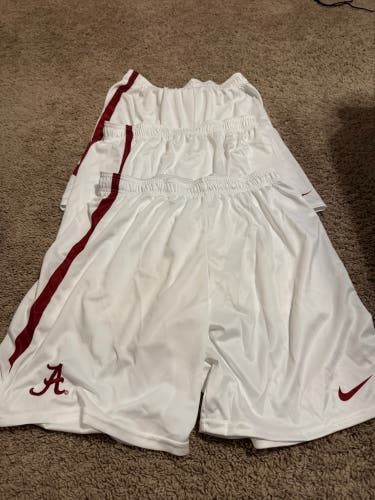 White Large Men's Nike Shorts (New)