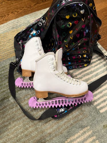Jackson Ultima Figure Skates B Junior 1 (Used)