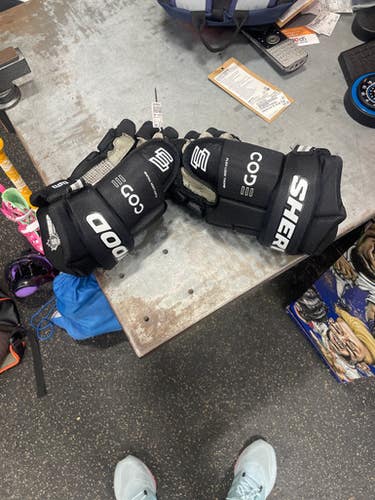 Used Sher-wood E-LITE Senior Gloves Black 13" 11337-S000484365