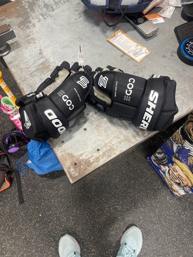 Used Sher-wood E-LITE Senior Gloves Black 13" 11337-S000484365