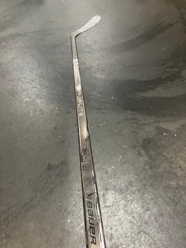 Senior Bauer AG5NT Right Handed Hockey Stick P86 82 Flex Pro Stock (Used)