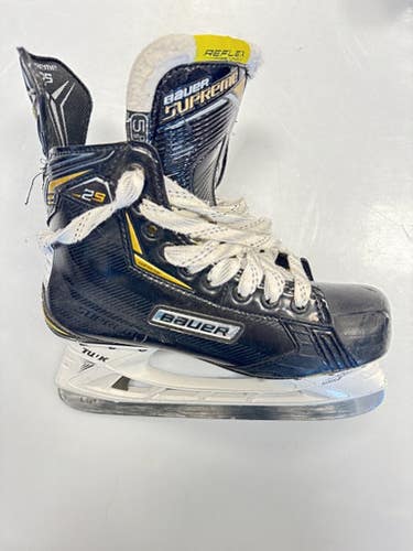 Used Bauer SUPREME 2S Intermediate Hockey Skate Intermediate 5.5 11860-S000307408