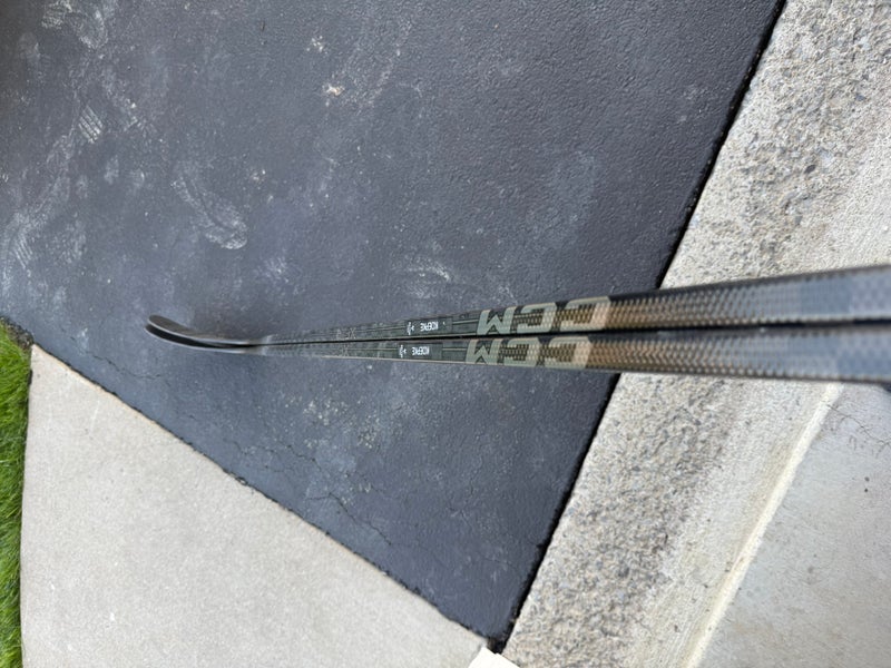(NEW)(2 Pack) CCM Ribcor Trigger 4 Pro(Dressed as XF Ghost) LH Hockey Stick P28M 85 Flex Pro Stock