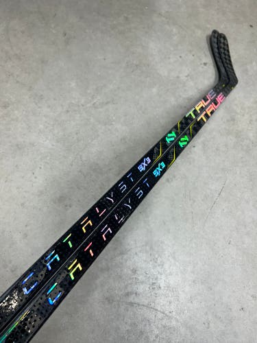 2 PACK 85 Flex Custom P28 Senior True Catalyst 9x3 Left Hand Hockey Stick Pro Stock (New)