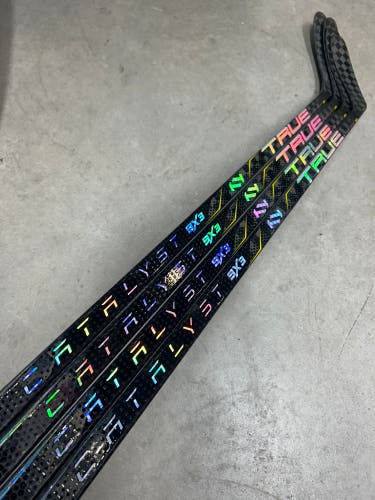 4 PACK 85 Flex Custom P28 Senior True Catalyst 9x3 Left Hand Hockey Stick Pro Stock (New)