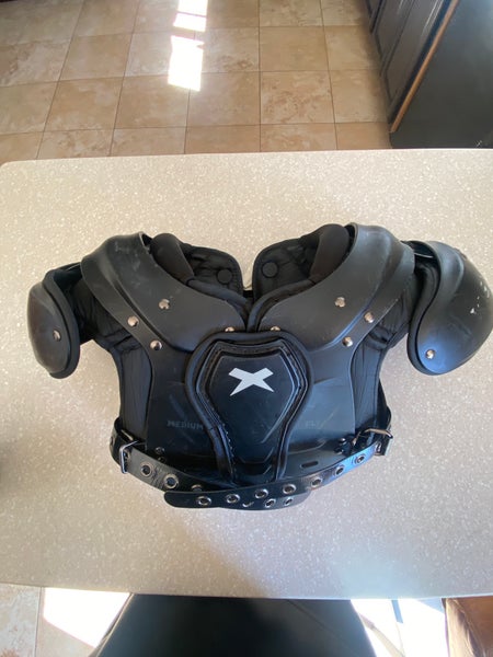 Medium Youth Xenith Flyte Shoulder Pads (Used)