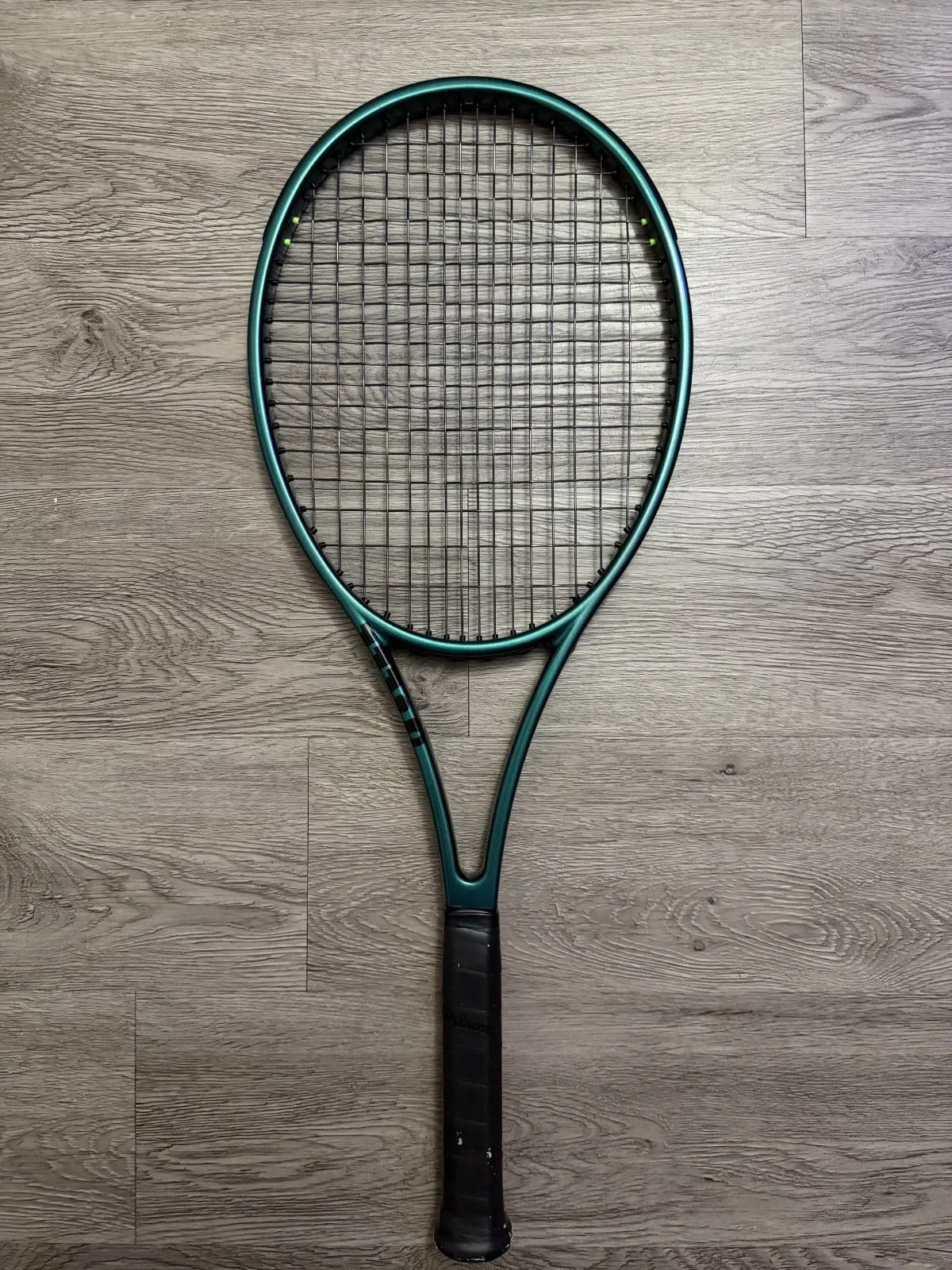 Wilson Blade 98 V8 Laver Cup (16X19) | Gripsize 4 1/8 | Great 