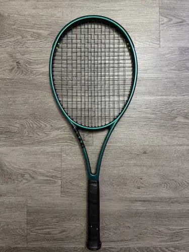 Wilson Blade Pro 98 V9 (16X19) | Gripsize 4 1/4 | Pristine Condition