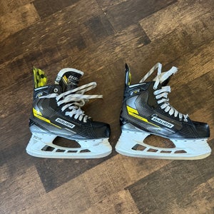 2022 Bauer Supreme M3 Hockey Skates Regular Width 7 (Used)