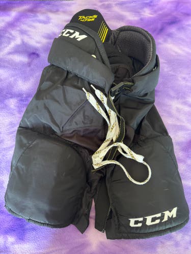 Black Junior Medium CCM Tacks 4792 Hockey Pants (Used)