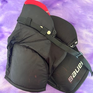 Black Youth Small Bauer Nsx Hockey Pants (Used)