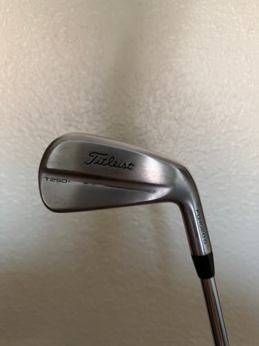 Men's Titleist T250 4 iron Right Handed Stiff Flex Steel Shaft (Used)