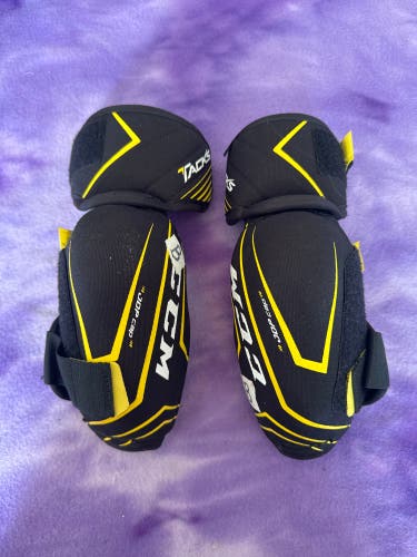 Junior Large CCM Tacks 3092 Elbow Pads (Used)