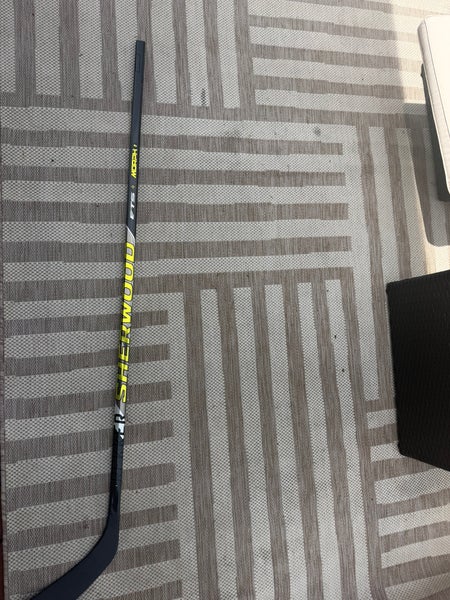 Senior Sher-Wood Rekker Morph 2 Right Handed Hockey Stick P92 75 Flex (New)