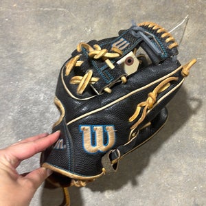 Wilson A2000 DP15SC RH Baseball Glove 11.5" (Used)