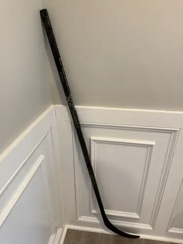 Intermediate CCM XF Ghost right Handed Hockey Stick P29 65 Flex