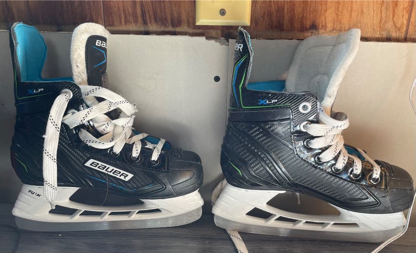 Bauer XLP Hockey Skates 13 (Used)