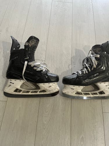 Black 2022 Bauer Supreme Mach Hockey Skates Regular Width 6 (Used)