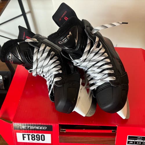 Black CCM JetSpeed FT890 Hockey Skates Regular Width Size 3.5 (New)