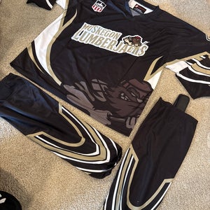 Muskegon Lumberjacks USHL Black Large Adult Unisex Jersey (New) with hockey socks!