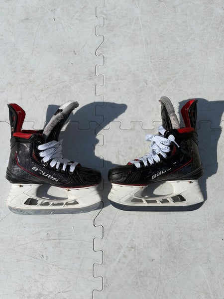 2021 Bauer Vapor 3X Pro Hockey Skates Regular Width Size 1.5 (Used)