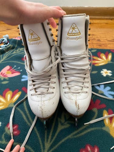 Jackson Ultima Freestyle Figure Skates size 5.5A with Legacy blades