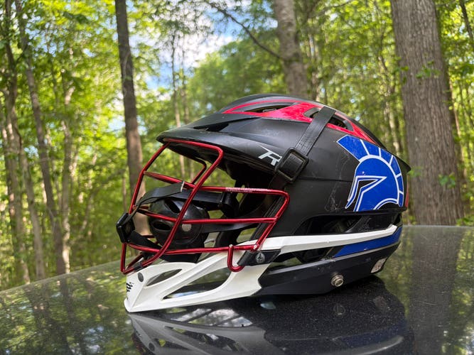 Cascade R Men’s Lacrosse Helmet (Lightly Used)