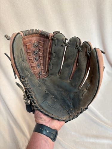 RH Louisville Slugger Players Series Baseball Glove 13.5" (Used)