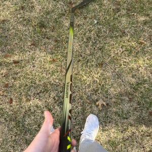 Senior Bauer Vapor Hyperlite 2 Right Handed Hockey Stick P92 65 Flex (Used)