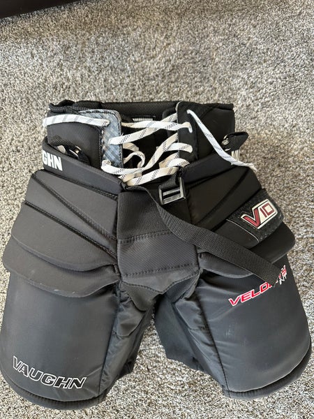 Intermediate Medium Vaughn Velocity V10 Hockey Goalie Pants (basically brand new)