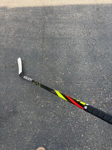 Junior Bauer Vapor X2.7 Right Handed Hockey Stick P88 50 Flex (Used)